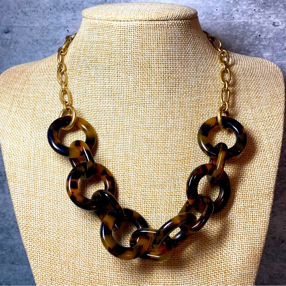 J. Crew tortoise acrylic circular link necklace with gold tone hardware